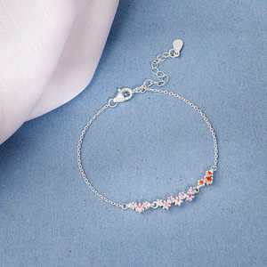 Pulsera Plateada con Forma de Número y Patrón para Aniversario de Bodas o Fiesta - Product Image 4