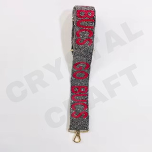 Sangle de sac personnalisée Rebs faite à la main, brodée de sequins et de perles, en perles de rocaille blanches et dorées - Product Image 3