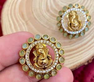 Pendientes de Templo tradicionales chapados en oro de la mejor calidad con aspecto simple y elegante para mujer para ropa de boda para niñas - Product Image 2