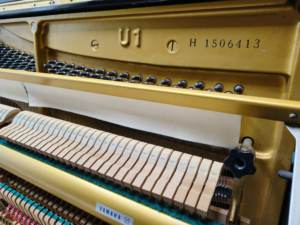 Piano Vertical Acústico Yamaha U1H de Lujo Profesional en Oferta, Usado en Buen Estado con Buenos Precios, 88 Teclas, 1506413 - Product Image 3