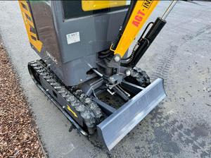 LIVRAISON GRATUITE AGT DM13C EXCAVATEUR HYDRAULIQUE 13,5 CV LAME DE REMPLISSAGE 37 POUCES BAC/DOUILLES 16 POUCES TOUT ÉQUIPÉ MOTEUR EPA CE PLUMBERIE AUXILIARE - Product Image 6