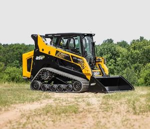 Achetez un chargeur compact sur chenilles ASV VT-100 fiable, doté de 103 chevaux et d'une capacité de charge nominale de 3 500 lb. - Product Image 2