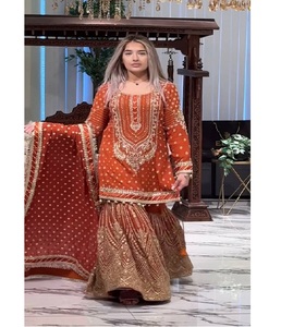 Tenue ethnique de créateur pour femmes élégantes traditionnelles Faux Georgette Top Plazzo Dupatta Set pour les fêtes de Festivals-Indien pakistanais - Product Image 1