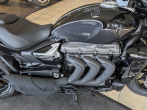 ข้อเสนอสุดพิเศษ รถมอเตอร์ไซค์สปอร์ตไบค์ Triumph Rocket 3 Storm R รุ่นลิมิเต็ดอิดิชั่น ปี 2026 ใหม่ล่าสุด - Product Image 3