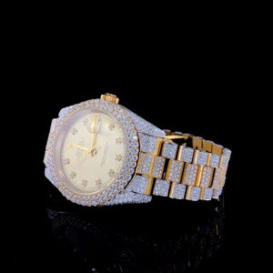 Reloj de Pulsera de Alta Calidad con Esfera Árabe de Diamantes Moissanite de Dos Tonos Personalizados, con Esfera de Fecha con Diamantes VVS Totalmente Incrustados y Correa Moderna - Product Image 2