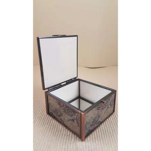 Mini joyero cuadrado de metal con diseño de pavo real, soporte decorativo moderno para el hogar, oficina, dormitorio, tocador y uso de lujo - Product Image 4