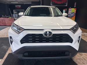 Parfaitement utilisé 2021 To-yota RAV4 - Product Image 2