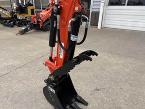 Miniexcavadora Kubota U17 2026: Potencia Ultracompacta con Eficiencia de Giro de Cola Cero - Product Image 6