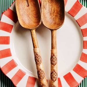 Juego de Cucharas para Servir Ensaladas de Madera Artesanal Mirha International con 2 Espátulas, Utensilios Hechos a Mano Sostenibles, Tamaño S, Aptos para Congelador - Product Image 3