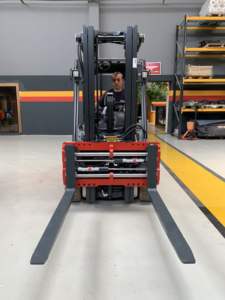 Best Quality FRN Fork Positioner 1000-8000kgs Capacity Top Choice <b>Forklift</b> <b>Attachments</b> for Users - Product Image 2