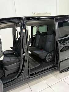 Toyota Voxy Mini Wagon 2022 d'occasion, boîte automatique, intérieur foncé, sièges en cuir, pneus R17, essence, conduite à droite - Product Image 5