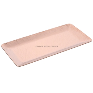Bandeja decorativa única para servir en elegante diseño rectangular de oro rosa con acabado texturizado, ideal para un entretenimiento con estilo - Product Image 1