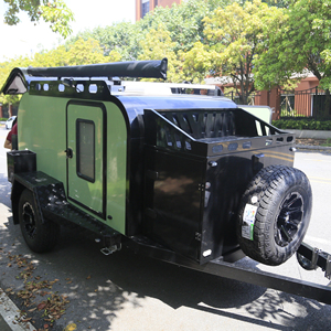 Remolque <span class=keywords><strong>de</strong></span> caravana todoterreno tipo lágrima, pequeña caravana <span class=keywords><strong>de</strong></span> viaje con cocina extraíble, cama doble y suspensión independiente - Product Image 1