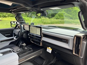 รถกระบะ GMC Hummer EV รุ่นปี 2023 รุ่นที่ 1 สีขาว รถกระบะไฟฟ้า ยาง R20 ไฟหน้า LED เกียร์อัตโนมัติ - Product Image 4