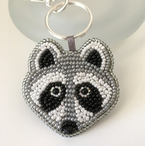 Llavero Artesanal de Aleación con Cuentas y Bordado 3D de Flor de Hibisco, Ligero, para Boda, Graduación, Impermeable, Ecológico y Duradero - Product Image 4