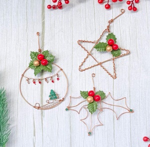 Adorno Navideño Moderno de Hierro Forjado Hecho a Mano con Diseño Personalizado para Decoración Navideña del Hogar - Product Image 3