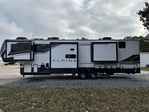 NEATLY USED 2025 K-E-Y-S-T-O-N-E RV CO A-L-P-I-N-E 3700FL HIGH ACCOMMODATIVE FOR SALE - Product Image 6
