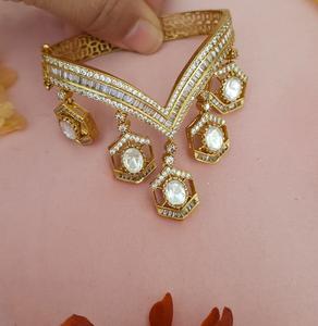 Elegante Juego de Collar con Piedras de Moissanita Chapadas en Oro de Alta Calidad, Estilo Tradicional para Bodas - Product Image 2