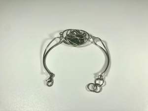 Pulsera de mujer hecha a mano de Plata de Ley 925 con piedra preciosa curativa verde que cambia de color de moldavita natural - Product Image 5