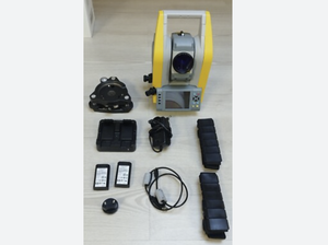 Station totale de mise au point automatique Trimble C5 2 ''avec accessoires complets et sac de kit Système d'exploitation Linux - Product Image 3