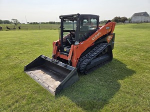 คูโบต้ารถตักดีเซลขนาดเล็ก SVL97-2 5ไมล์ต่อชั่วโมงความเร็วครูซ4.4แรงกดบนพื้นพร้อมชุดตัวต่อหน้าไฟฟ้ารวมอยู่ในชุด - Product Image 4