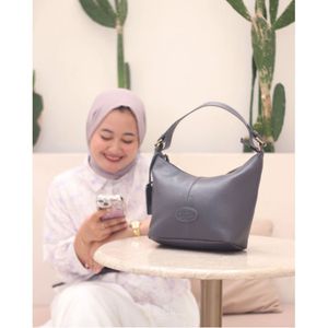 Sac fourre-tout en cuir de vachette convertible fabriqué à la main avec sangle à bandoulière détachable Design élégant, spacieux et durable Parfait - Product Image 6