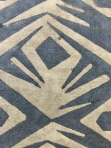 ผ้าฝ้ายพิมพ์ลายด้วยมือ ลายเรขาคณิตชนเผ่า ลายเพชร สีครามและสีธรรมชาติ - Product Image 2