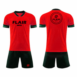 ชุดยูนิฟอร์มฟุตบอลคุณภาพดีที่สุด ออกแบบเองได้ ระบายอากาศได้ดี สวมใส่สบาย บริการ OEM สำหรับผู้เล่นชาย แขนสั้น ตัดเย็บด้วยระบบอัตโนมัติ - Product Image 6