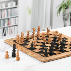ArtisRaw Classy Jeu d'échecs noir fait à la main en bois d'olivier avec pièces d'échecs et plateau - Product Image 3