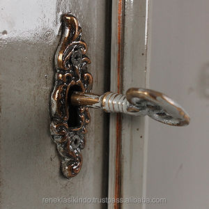 Classic Vintage Porcelain Display Cabinet No. 5003 for Home Decor in the Living Room or Bedroom - Product Image 4