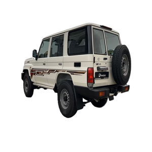 Toyota Land Cruiser SUV 5 Plazas V6 Gasolina Neumáticos R17 Volante a la Izquierda Aire Acondicionado Manual Faros Halógenos - Product Image 1