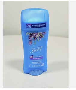 Desodorante Antitranspirante Invisible Sólido Secret Relaxing Lavender 48HR 2.6oz - Product Image 1