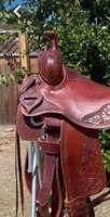 Selle anglaise en cuir véritable avec arceau en bois |   Équipement d'équitation western |   Ajustement durable et confortable |   Matériel de travail en corde de qualité supérieure