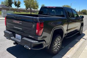 GMC Sierra 1500 AT4 2023 USADO (LHD/RHD) - Product Image 4