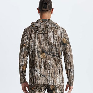 Chemises à capuche de chasse personnalisées pour hommes Tissu léger et respirant écologique Séchage rapide Parfait pour les sports de plein air - Product Image 4