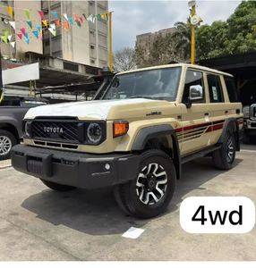 Land Cruiser Double Cabine 4x4 Pickup Série 79 d'occasion en bon état - Product Image 1