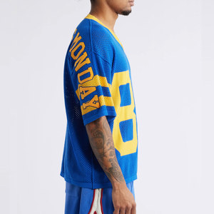Maillot de sport bleu pour homme à col en V, manches courtes, en maille, avec numéro 84 jaune et rayures, coupe ample et sportive - Product Image 2