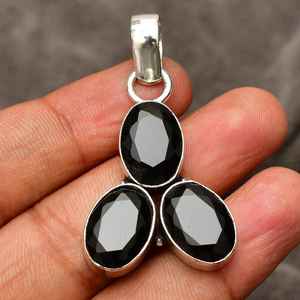 Pendentif élégant en acier inoxydable fait à la main en forme d'animal mignon avec technologie de sertissage en spinelle noir, cadeau de fête pour femmes - Product Image 2