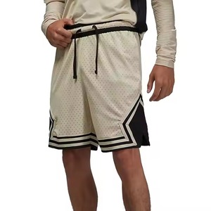 Shorts de basket-ball en mesh pour hommes, design personnalisé de haute qualité OEM, sublimation, respirant, blanc/noir, 100% polyester, vente en gros - Product Image 3
