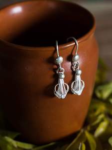 Pendientes de tuerca florales-1 clásicos de alto grado más vendidos, brillo brillante, suministro directo indio de alta calidad, fuente directa de moda - Product Image 2