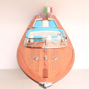 Bateau rapide artisanal modèle RIVA AQUARAMA de Gia Nhien Manufacturer, en métal de haute qualité, faible MOQ, design personnalisé, artisanat en résine Feng Shui - Product Image 4