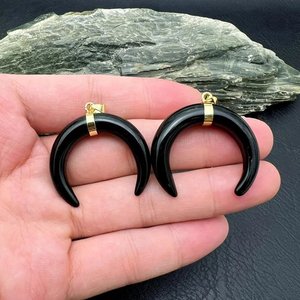 Collar Vintage Elegante para Mujer, Estilo Vogue, con Colgante de Cuerno con Rayas Doradas, Colgante de Concha Floral Blanca, Joyería Boho Hecha a Mano - Product Image 1