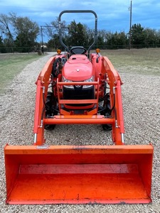 Barato asequible usado Kubota L3800 4x4 Tractor para la venta - Product Image 2