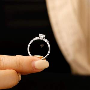 Anillo de Eternidad de Plata de Ley 925 Chapado en Oro Rosa con Moissanita de 2 Quilates para Mujer, Certificado por Terceros, con Engaste de Garras, Anillo Individual - Product Image 2