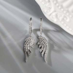 Boucles d'oreilles pendantes Jeulia Light As a Feather en argent sterling à coupe ronde - Product Image 5