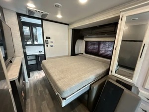 Autocaravana Entegra Coach Odyssey 26M 2024 Usada, Lista para Viajar - Product Image 4