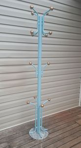 Porte-manteau moderne en forme de branche noire, rangement élégant pour l'entrée, design métallique élégant, disponible à prix de gros. - Product Image 3