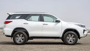 Nuovissimo Toyota Fortuner 2025 2.4L Diesel SUV/Crossover 199 CV 7 Posti 4 Cilindri Trasmissione Automatica Guida a Sinistra - Product Image 5