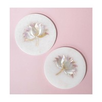 Sous-verres ronds en marbre indien poli avec incrustation naturelle de nacre, blanc naturel, pour usage hôtelier