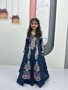 Lehenga Choli en tissu Vichitra pur de haute qualité avec broderie lourde en sequins pour enfants, idéal pour les festivals et les fêtes - Product Image 3
